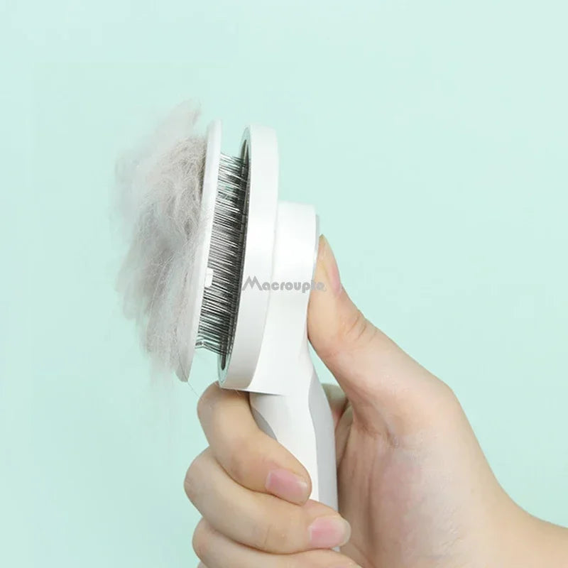 PetBrush – Der sanfte Kamm, der mehr entfernt als nur lose Haare.