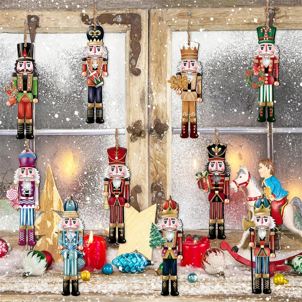 NutraCharm – 12er Set Holz-Nussknacker Anhänger für deinen Weihnachtsbaum