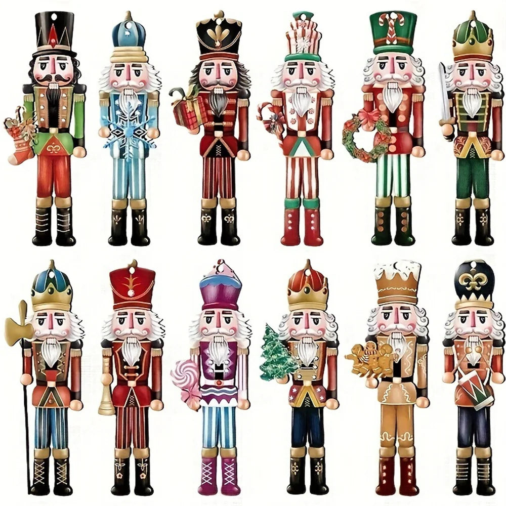 NutraCharm – 12er Set Holz-Nussknacker Anhänger für deinen Weihnachtsbaum