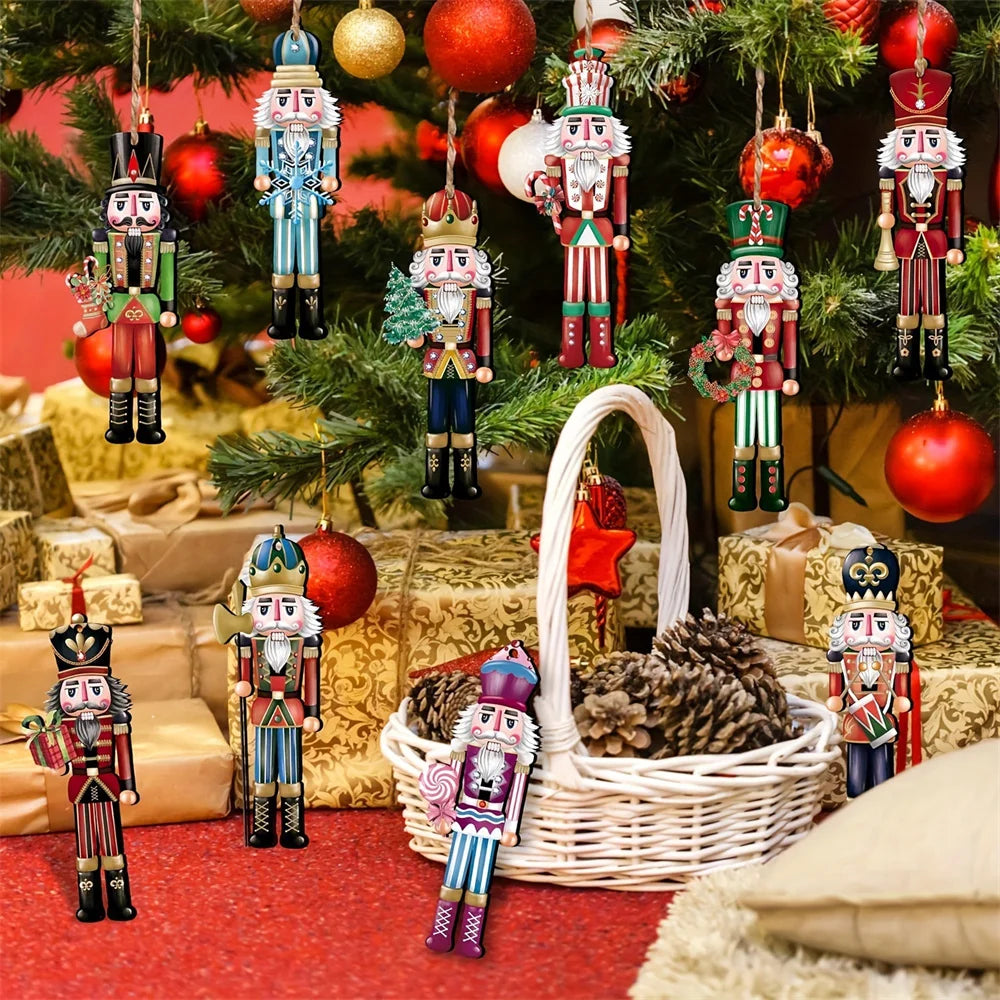 NutraCharm – 12er Set Holz-Nussknacker Anhänger für deinen Weihnachtsbaum